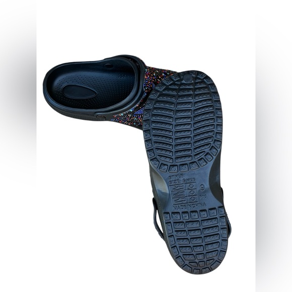 Black Jeweled Clog Slides with Colorful Hummingbird Embroidery - Picture 4 of 4